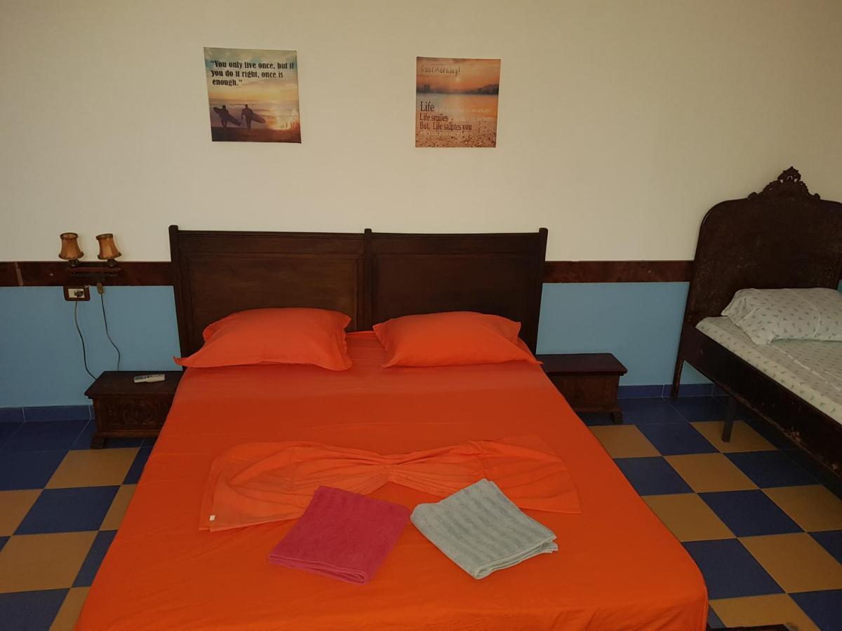 Home Hostel Shkoder Luaran gambar