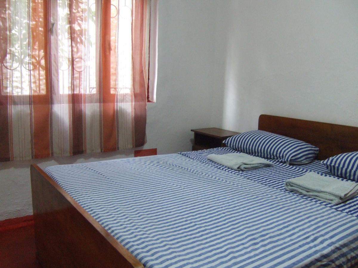 Home Hostel Shkoder Luaran gambar